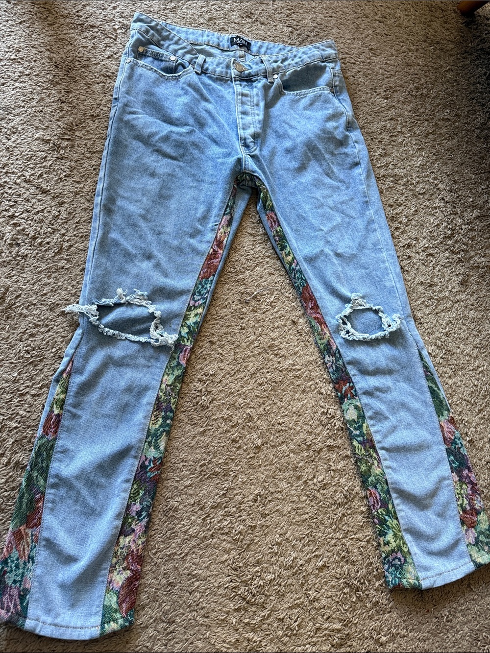 34 Jeans with Floral Side Panels Ripped Knee 42in Length New BooHooMan Men’s